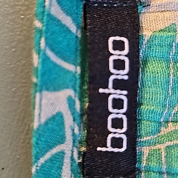 BOOHOO, Long lovely robe or street wear.‎ Green/blue. Size medium. - Picture 8 of 12